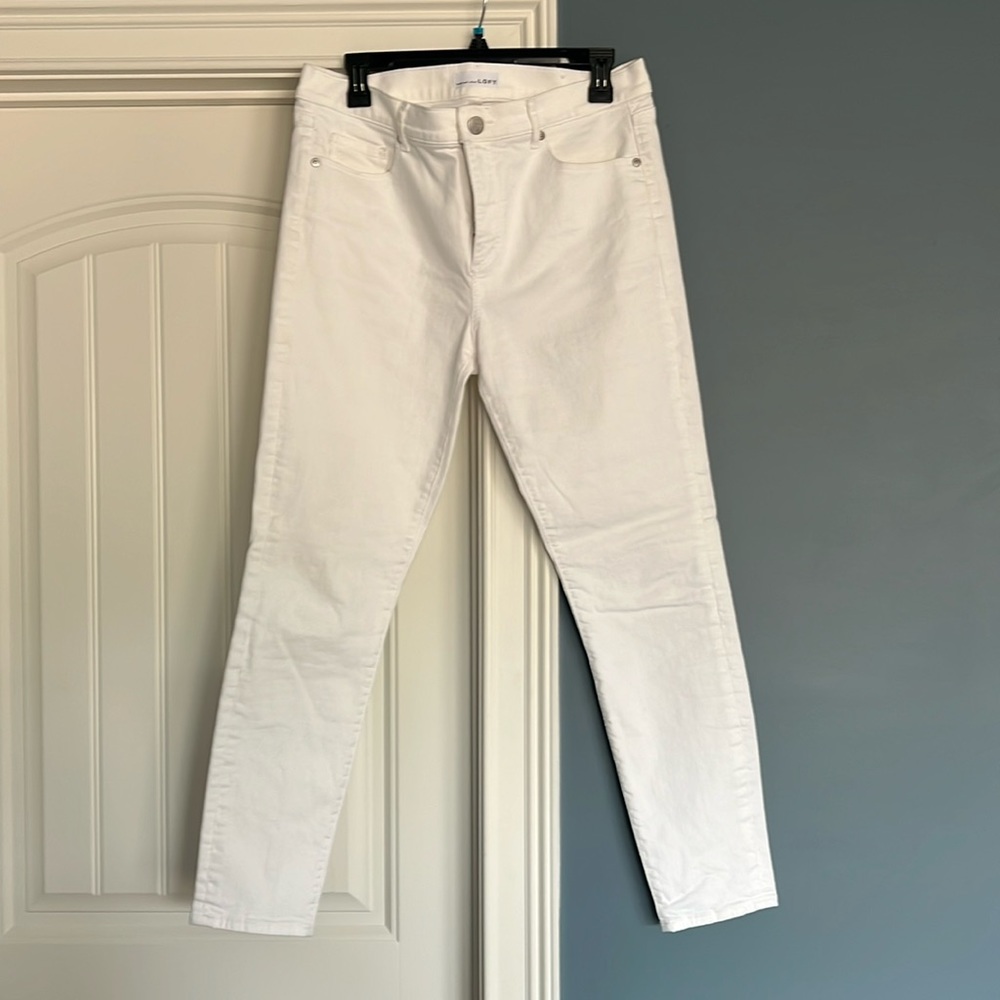 White size 10 LOFT skinny jeans.